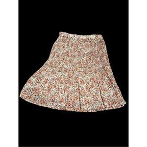 Beautiful floral NEW WITH TAGS INDIGO ROSE SKIRT sz Medium approximately 22” hem